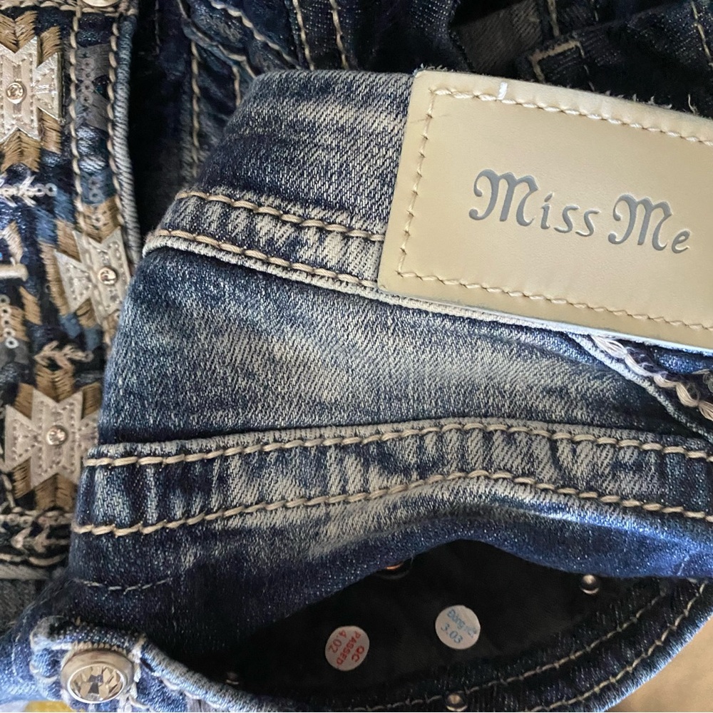 Miss Me Low-Rise Boot jeans Size 31 - Picture 13 of 13